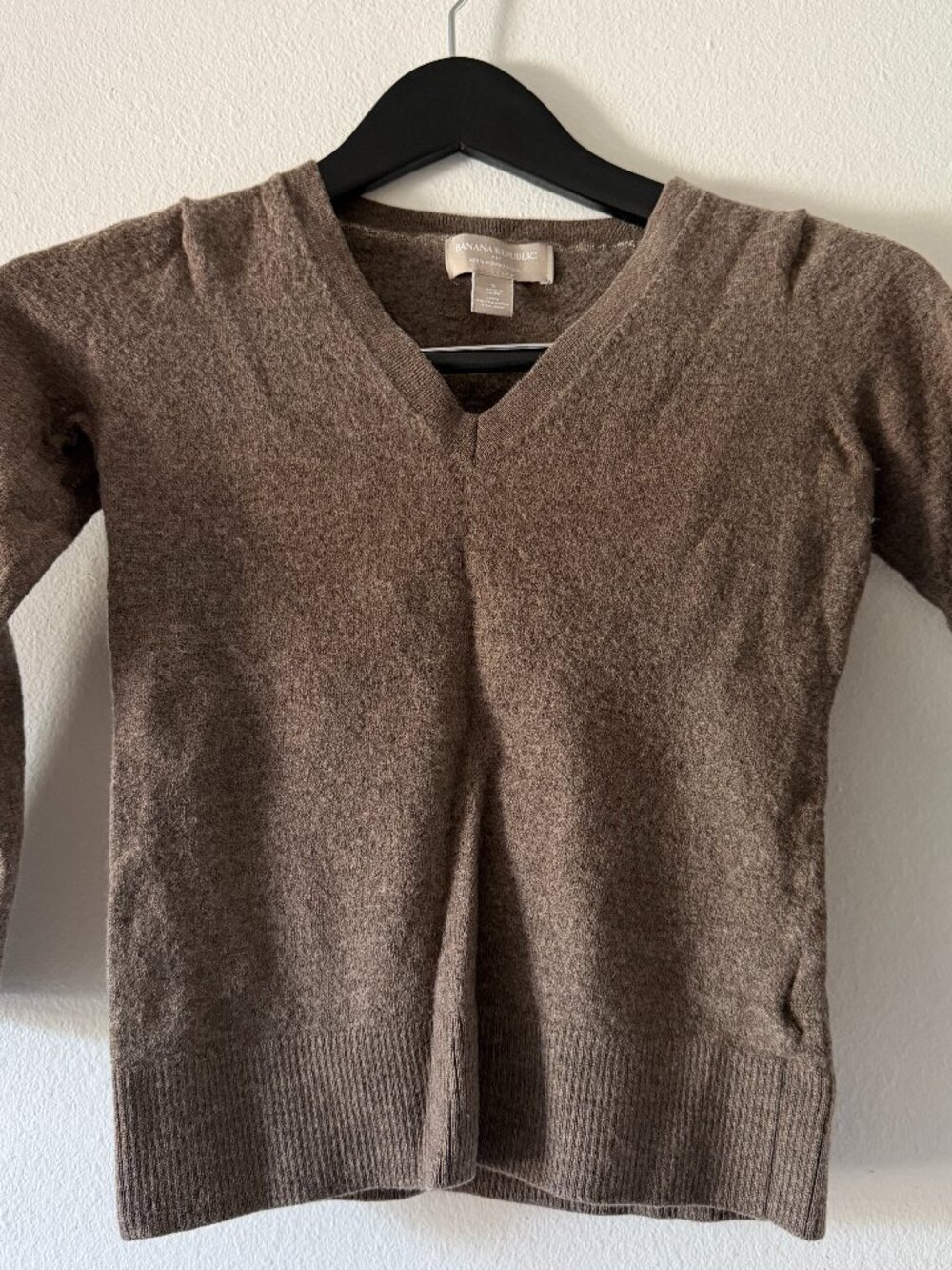 Banana Republic 100% Merino Wool Sweater Women's Small Brown V Neck Knit Top